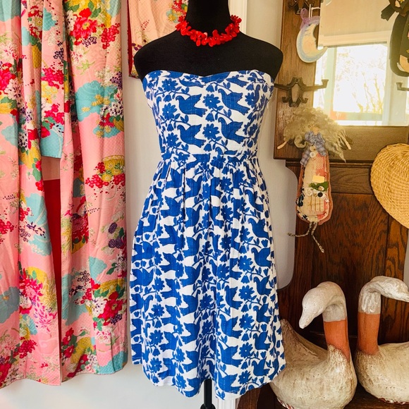 Old Navy Dresses & Skirts - Old Navy Blue and White Strapless Bird & Floral Print Dress